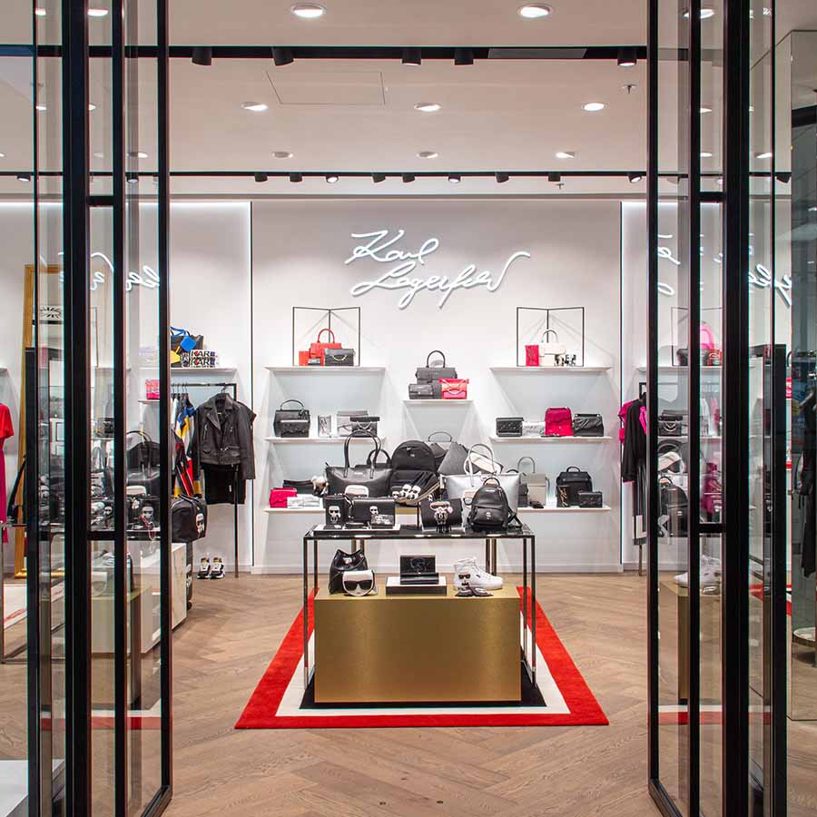 Vstup do predajne Karl Lagerfeld cez sklenené dvere v industriálnom štýle | DOMO GLASS