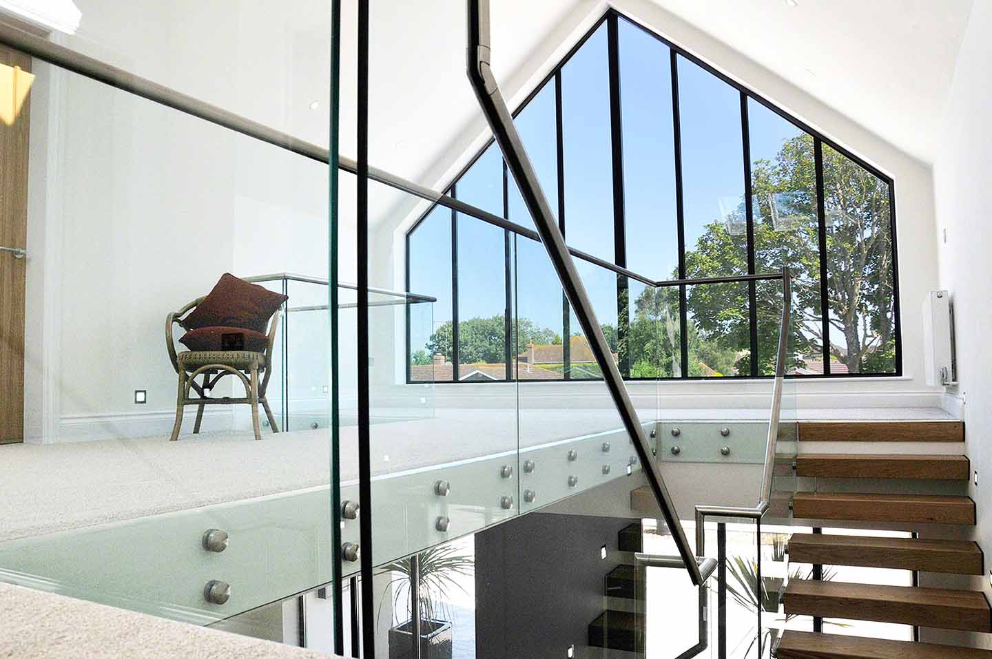 Interiérové zábradlie schodiska na mieru | DOMO GLASS